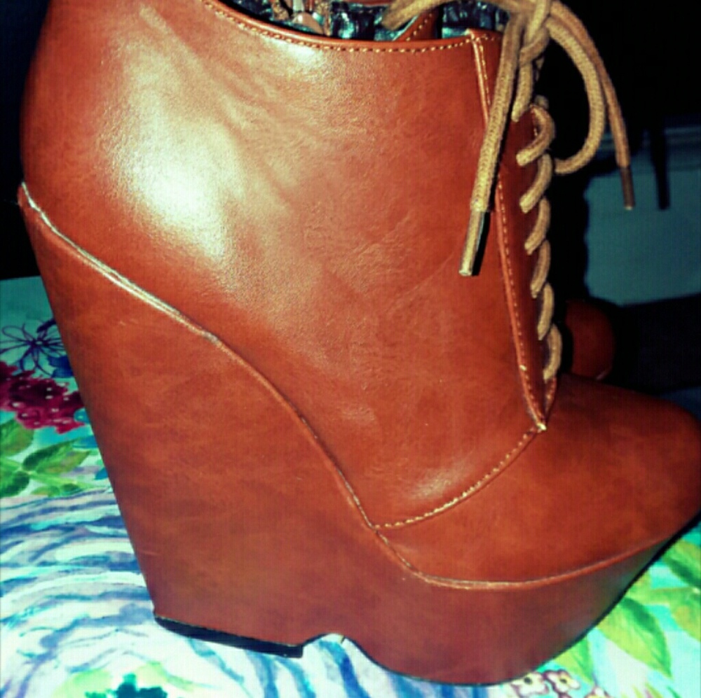 Wedge heels